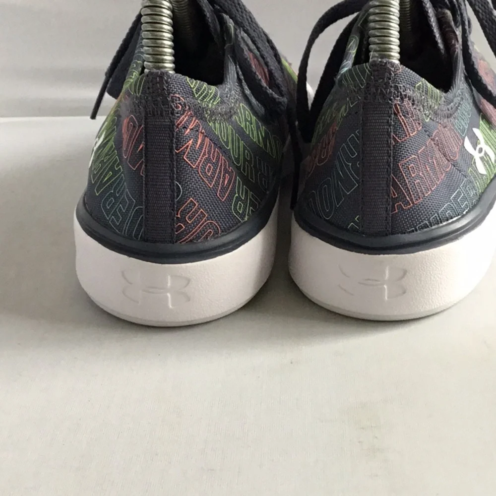 UNDER ARMOUR SHOES UNISEX.